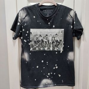 Friends t-shirt size medium